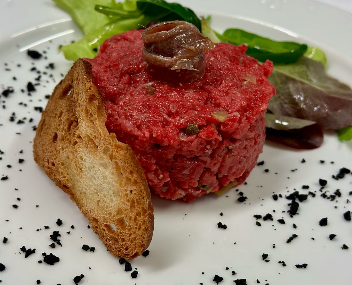 Tartare di manzo con acciughe del Cantabrico